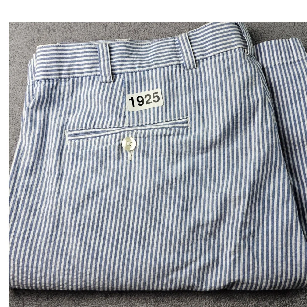 Jos. A. Bank Stays Cool Chino Shorts Men 40 White Blue Stripe Seersucker Pleated